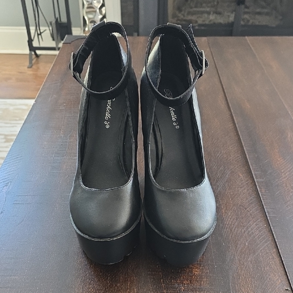 Breckelle's Black Platform Mary Jane with Ankle Strap (8.5US)